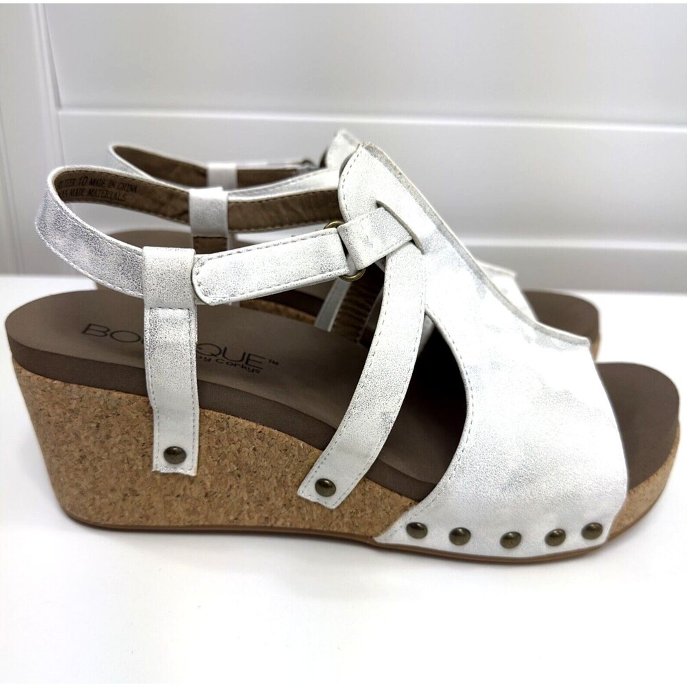 Boutique Corky's Seltzer White Metallic Studded Wedge Sandals Womens 10 Comfort